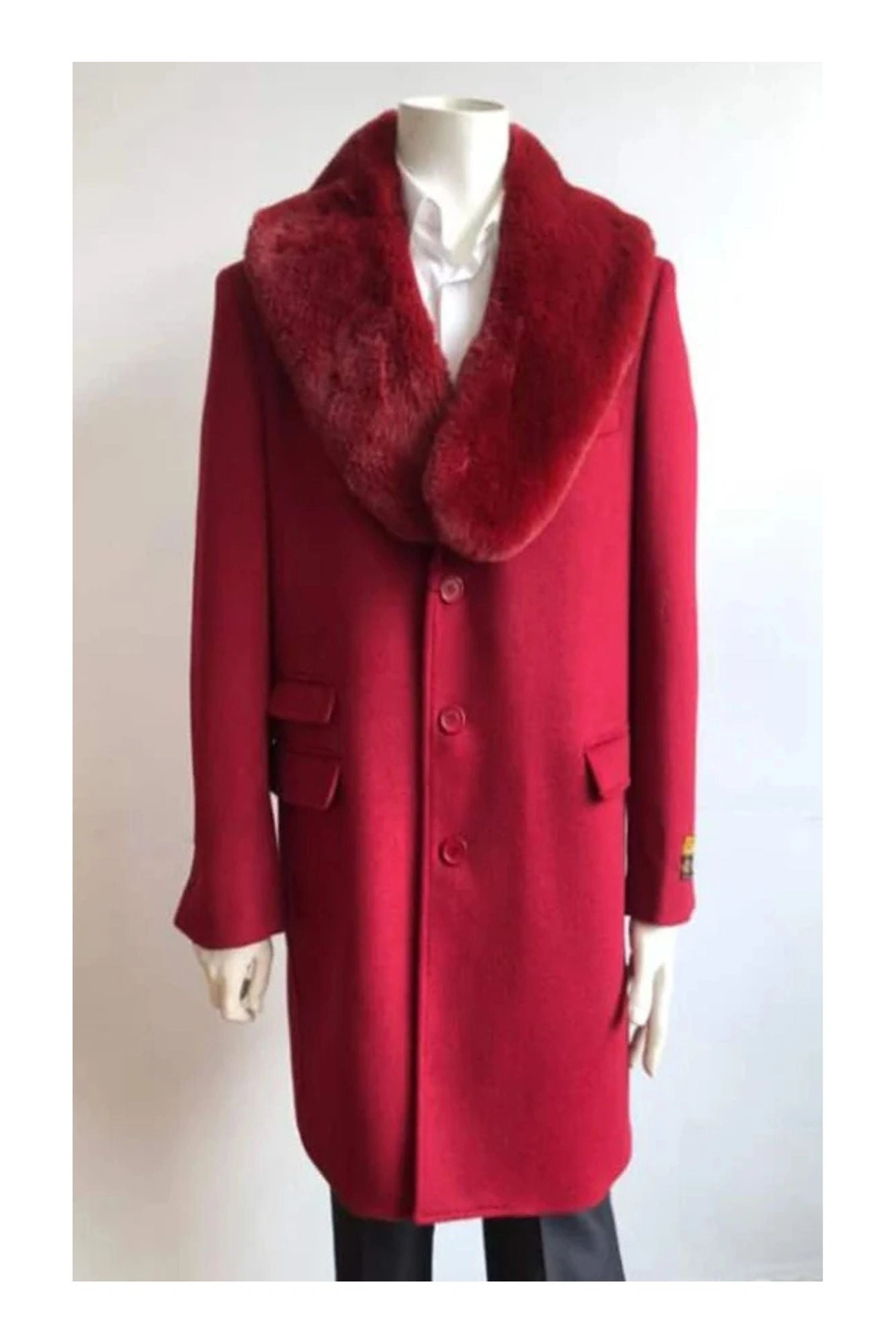 Cappotto in lana rosso da uomo, stile automobilistico, tre quarti, elegante e senza tempo.